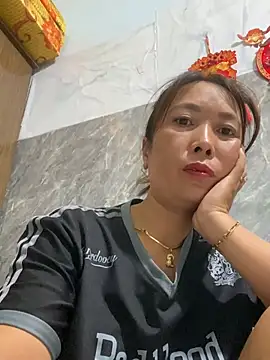 Linaannn online show from July 2026 11:51:02 PM