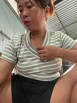 Linaannn online show from July 2026 11:14:01 PM