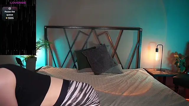 LindaThacker online show from January 2025 04:58:02 AM