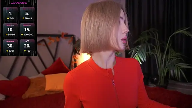 Snapshot of LindaThacker chatting on November 2025 04:29:02 AM LindaThacker online show from November 2025 04:29:02 AM