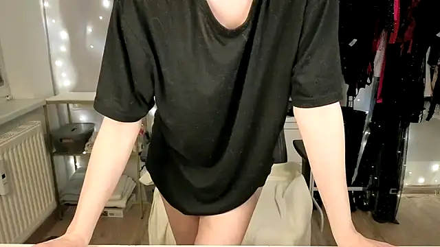 Luna Lacroix online show from April 2026 06:36:02 PM