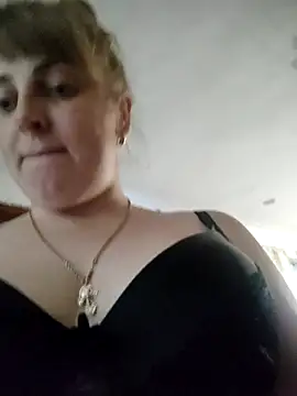 CoddessCrystal online show from November 2025 01:56:02 PM