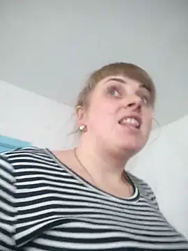 CoddessCrystal online show from November 2025 09:37:01 AM