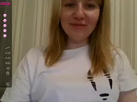 Snapshot of urbadkitty chatting on December 2024 07:44:01 PM urbadkitty online show from December 2024 07:44:01 PM