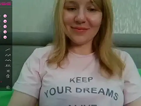 Snapshot of urbadkitty chatting on December 2024 07:28:02 AM urbadkitty online show from December 2024 07:28:02 AM