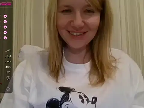 Snapshot of urbadkitty chatting on January 2025 02:30:01 PM urbadkitty online show from January 2025 02:30:01 PM