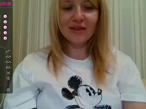 Snapshot of urbadkitty chatting on February 2025 11:55:01 AM urbadkitty online show from February 2025 11:55:01 AM