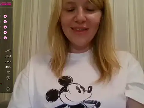 Snapshot of urbadkitty chatting on February 2025 06:19:01 PM urbadkitty online show from February 2025 06:19:01 PM