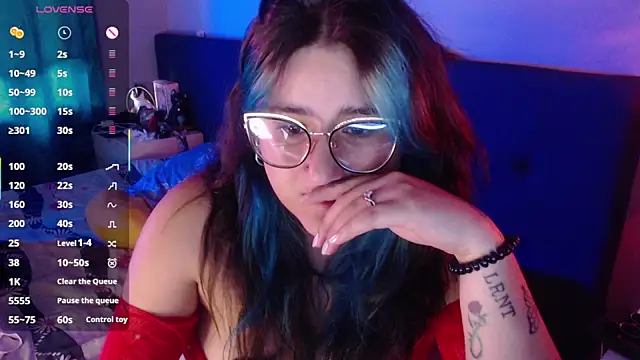 luna palmerau online show from July 2026 12:53:01 PM