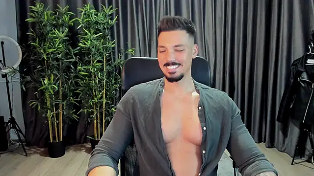 HaydenSpearss online show from December 2024 08:00:01 AM