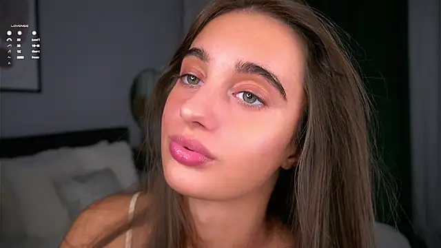 PiquingOgalala online show from November 2025 01:04:02 AM