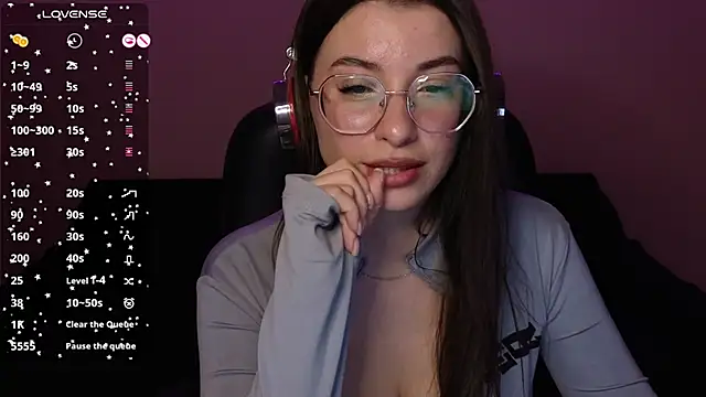 Snapshot of EuphoriaHaily chatting on December 2024 05:04:02 PM EuphoriaHaily online show from December 2024 05:04:02 PM