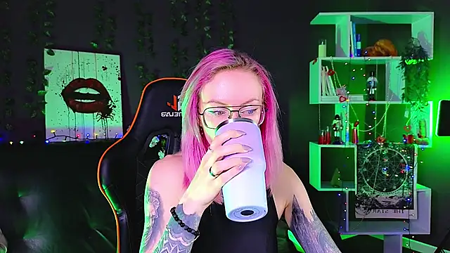 Snapshot of _HelenCarter chatting on March 2025 08:57:01 PM HelenCarter online show from March 2025 08:57:01 PM