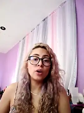 Snapshot of rossmexicana_x chatting on June 2026 06:23:01 PM rossmexicana x online show from June 2026 06:23:01 PM
