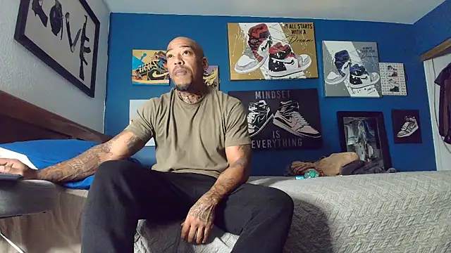 athephenomenal1 online show from November 2025 07:40:01 AM