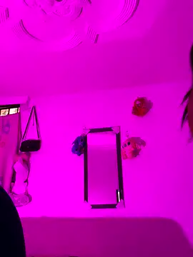 Lina10 online show from November 2025 10:40:01 PM