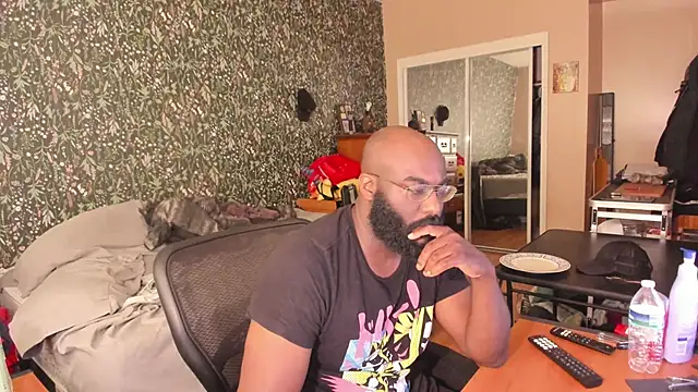 MrChuckDailyXXX online show from June 2026 05:25:01 PM