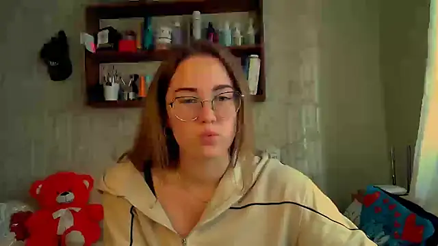 luxie milady online show from October 2025 11:00:02 AM