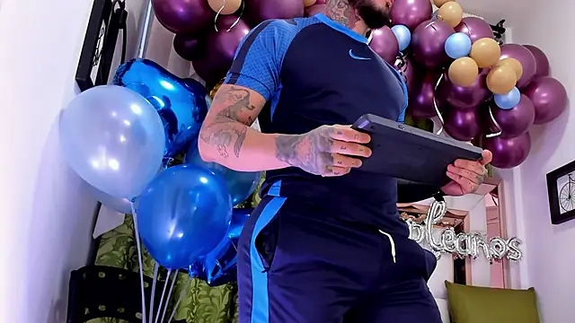 dilan scootk  online show from February 2025 11:19:02 AM