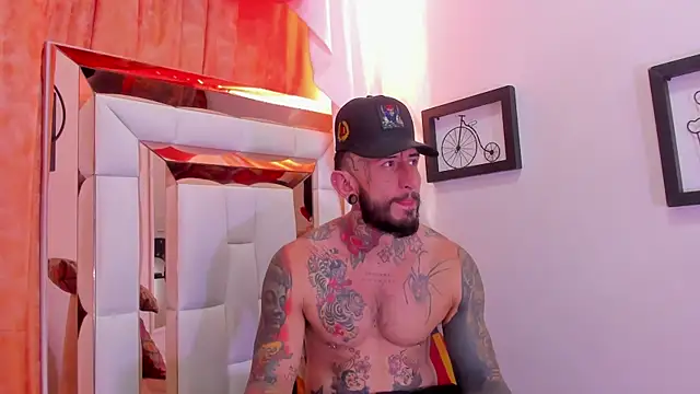 dilan scootk  online show from April 2026 07:22:01 PM