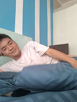 kisstoyousoon2024 online show from March 2025 01:30:02 PM