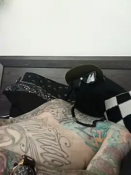 Snapshot of Slunghung79 chatting on October 2025 10:11:01 PM Slunghung79 online show from October 2025 10:11:01 PM