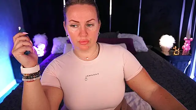 KiraCandyS online show from July 2026 09:21:01 PM