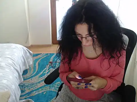 Snapshot of Emmatoo chatting on December 2025 12:33:02 PM Emmatoo online show from December 2025 12:33:02 PM