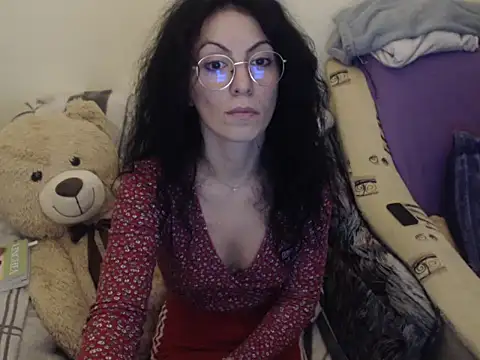 Snapshot of Emmatoo chatting on January 2026 05:07:01 PM Emmatoo online show from January 2026 05:07:01 PM
