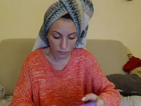 Snapshot of Emmatoo chatting on February 2026 07:56:01 PM Emmatoo online show from February 2026 07:56:01 PM