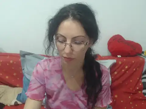 Snapshot of Emmatoo chatting on April 2026 07:58:01 PM Emmatoo online show from April 2026 07:58:01 PM