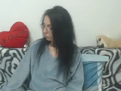 Snapshot of Emmatoo chatting on April 2026 12:35:02 AM Emmatoo online show from April 2026 12:35:02 AM