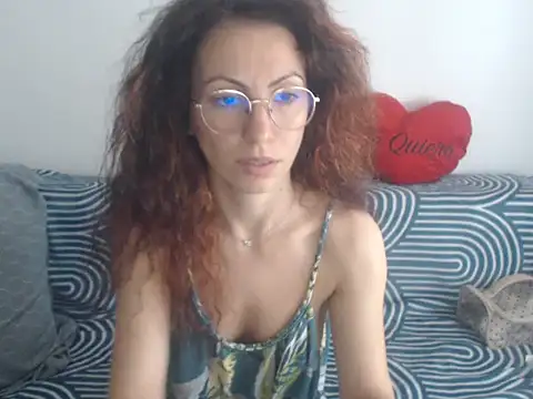 Snapshot of Emmatoo chatting on April 2026 12:25:01 PM Emmatoo online show from April 2026 12:25:01 PM