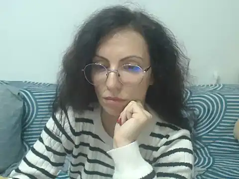Snapshot of Emmatoo chatting on April 2026 08:57:02 PM Emmatoo online show from April 2026 08:57:02 PM