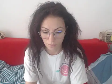 Snapshot of Emmatoo chatting on May 2026 02:23:01 PM Emmatoo online show from May 2026 02:23:01 PM