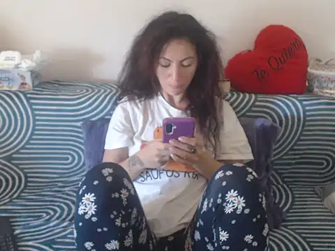 Snapshot of Emmatoo chatting on May 2026 10:55:02 AM Emmatoo online show from May 2026 10:55:02 AM