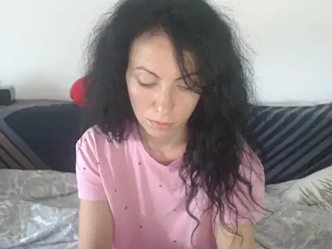 Emmatoo online show from May 2026 06:33:01 AM