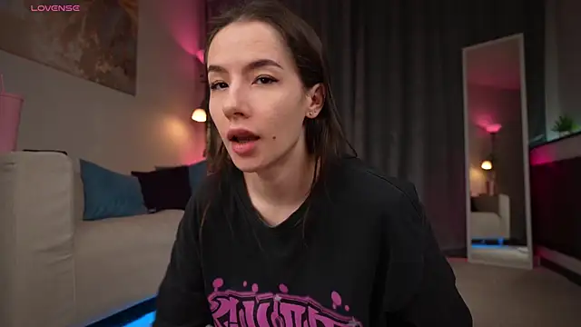 Amely Young online show from April 2026 01:25:01 AM
