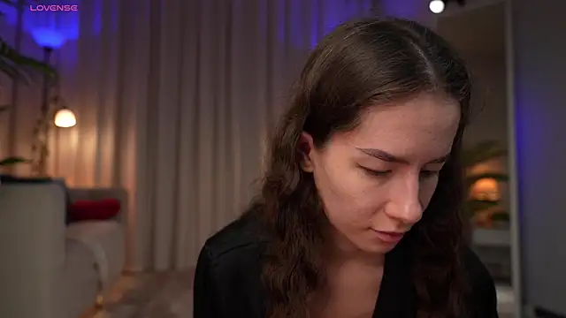 Amely Young online show from July 2026 02:33:02 AM