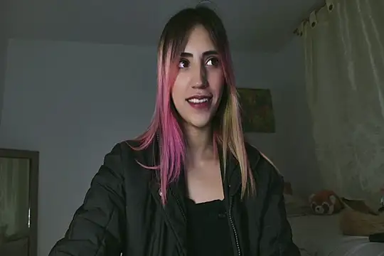 Snapshot of linnie_ chatting on March 2025 10:45:02 AM linnie online show from March 2025 10:45:02 AM