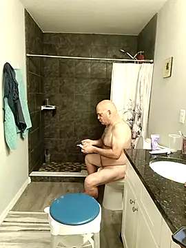 Snapshot of lou63ponce chatting on January 2025 01:19:02 PM lou63ponce online show from January 2025 01:19:02 PM