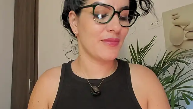 Pamela Rosal online show from July 2026 03:41:01 AM