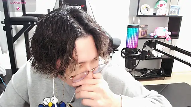 Snapshot of Shizukuu chatting on March 2025 03:50:02 PM Shizukuu online show from March 2025 03:50:02 PM