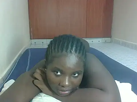 hotebbbyy online show from April 2026 12:18:01 PM