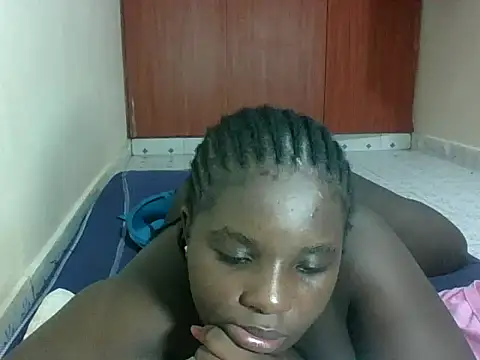 hotebbbyy online show from April 2026 02:21:01 AM