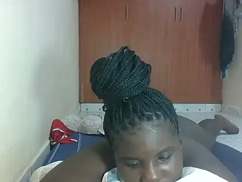 hotebbbyy online show from May 2026 12:39:01 AM
