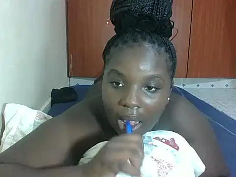 hotebbbyy online show from May 2026 05:52:01 PM