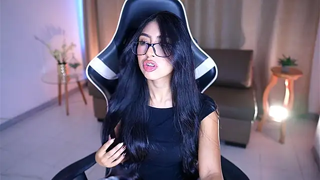 Sara albrecht online show from March 2025 01:14:02 PM