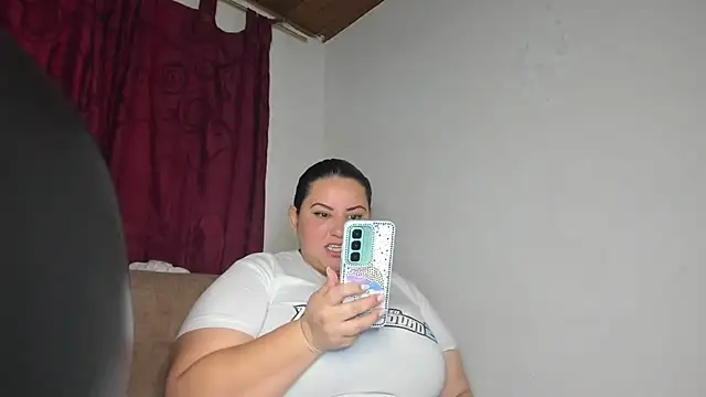 tetasgrandes karol online show from September 2025 05:14:02 PM