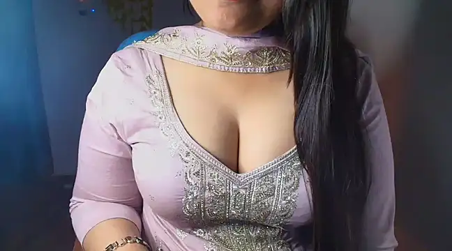 KhwahisHH online show from February 2025 08:29:02 PM